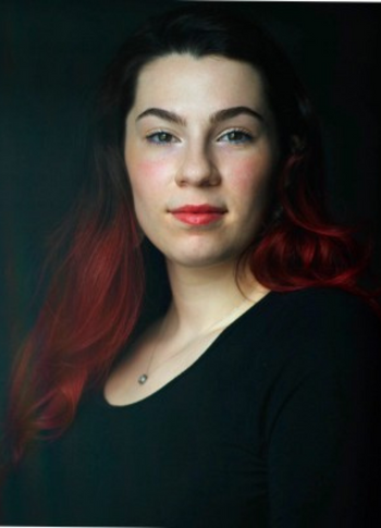 Julia Espinosa Vikki Espinosa Associate headshot