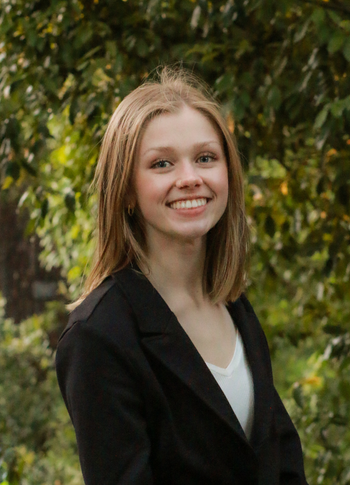 Nina Hambleton Vikki Espinosa Associate headshot